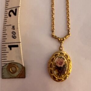 1928 Gold Floral Pendant Necklace - vintage